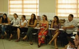 Professor da Escola Nacional de Saúde Pública profere palestra na ETSUS
