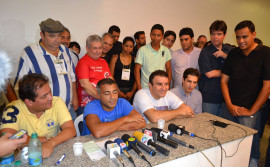 Candidatura do Tocantins para ser subsede da Copa de 2014 ganha apoio de Romário