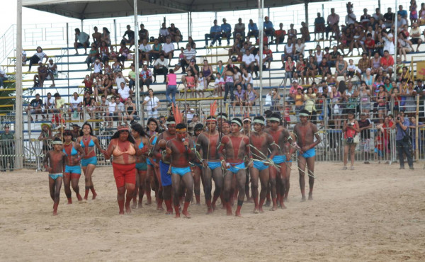 Povo Gavião apresenta ritual tradicional na arena dos jogos indígenas