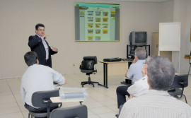 Pequenos empresários são capacitados para exportar