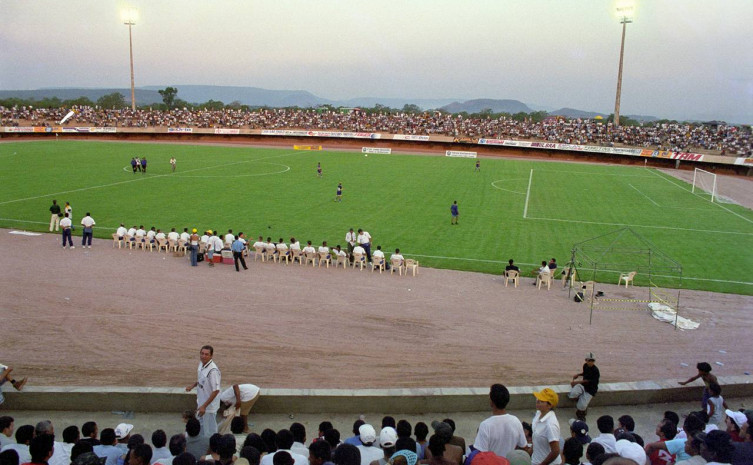 Inauguração estádio Nilton Santos Jogo seleção brasileira sub-17 entre seleção tocantinense em 12-10-2000