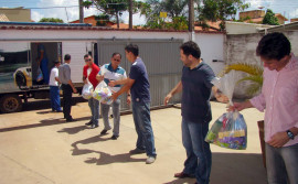 Agência de Fomento realiza entrega de doações arrecadas durante campanha Natal Solidário 2012