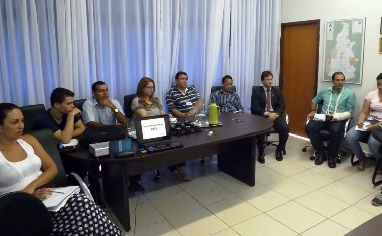 Reunião realizada nesta terça-feira, 30, com autoridades do setor de saneamento do Estado para discutir ações e parcerias em benefício da Temporada de Praias 2013