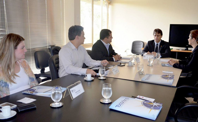 Paulo Massuia realiza palestra para representantes da companhia francesa CMA CGM sobre as potencialidades do Tocantins 
