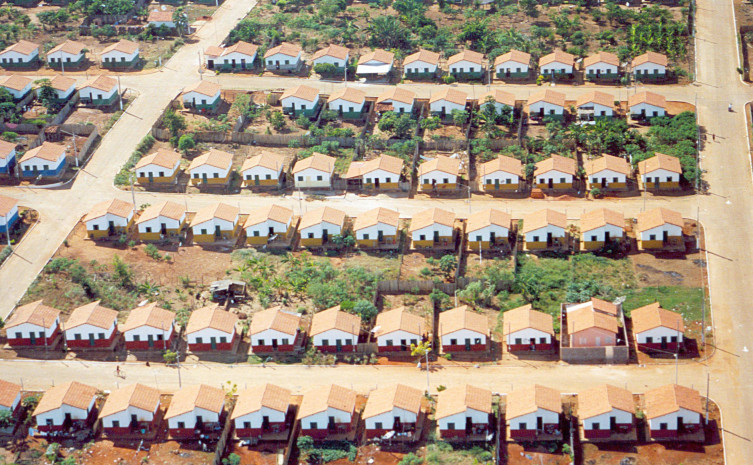 Nos últimos dois anos foi iniciada, ou está em fase final de aprovação, a construção de 14.480 moradias, sendo 4.636 com recursos do Minha Casa Minha Vida 