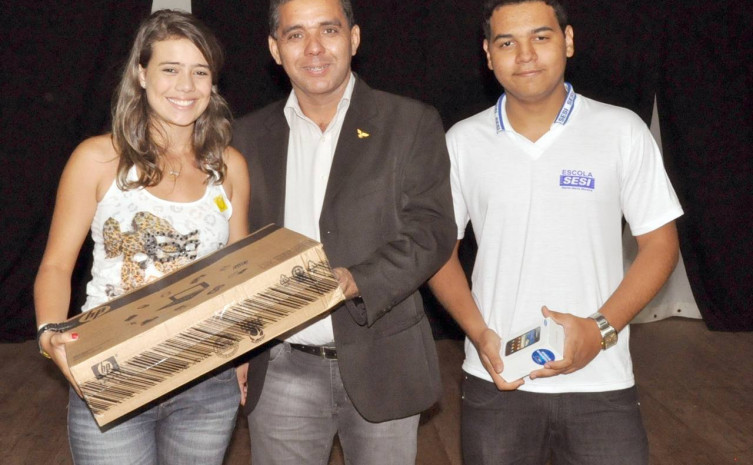 Alunos são premiados pela participação no concurso promovido pelo Detran com apoio do Grupo J. Demito e Rotary Club de Araguaína