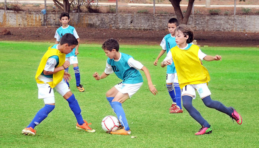 Amistoso marca encerramento do ano na Escolinha de Futebol Nilton Santos,  em Palmas