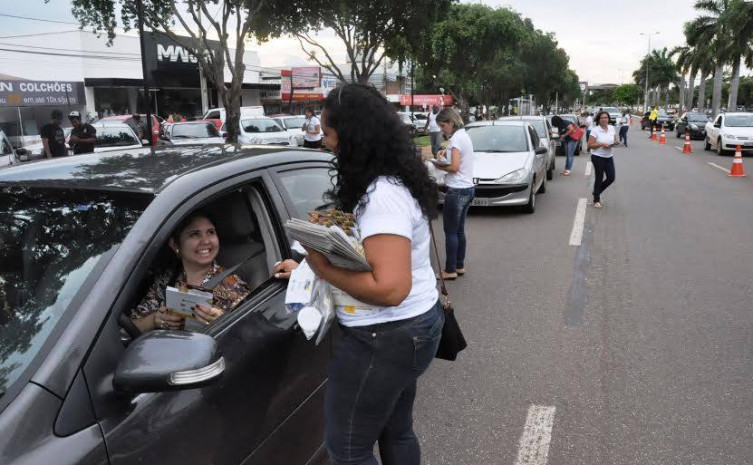 Na JK, condutores receberam informações sobre com fazer um trânsito mais seguro