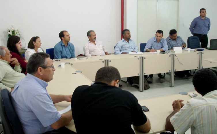 Técnicos da Prefeitura, do Sebrae, da Sedecti e da Acisa-PN  conhecem os detalhes para implantação da Redesim em Porto Nacional