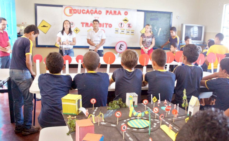 Alunos da Escola Estadual Osvaldo Franco aprenderam lições de trânsito nas aulas de matemática