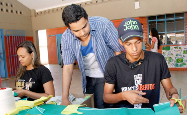 Jogo de tabuleiro da Copa incentiva trabalho interdisciplinar na escola -  Vivescer