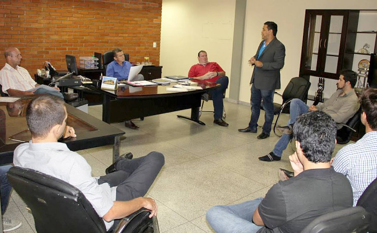 “Precisamos reconstruir e efetivar as políticas públicas voltadas à juventude", pontua Ricardo Ribeirinha