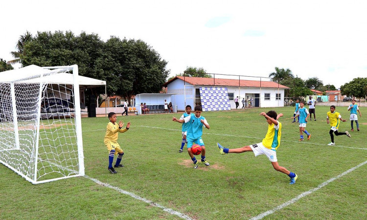 Amistoso marca encerramento do ano na Escolinha de Futebol Nilton Santos,  em Palmas