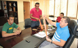 Secretário de Esporte Salim Milhomem recebe campeão paraolímpico de natação na tarde desta segunda -feira
