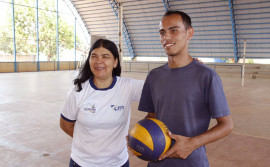 Professora transforma alunos em campeões no esporte