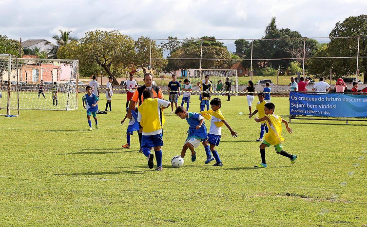 Escolinha de Futebol Nilton Santos atende mais de 200 crianças por semestre