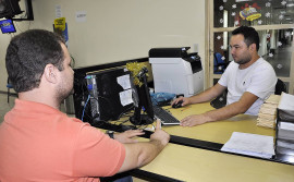 Servidores que não fizeram recadastramento terão salários suspensos