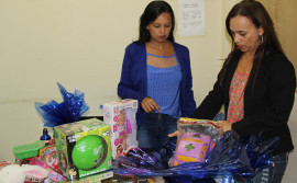 Secretaria do Esporte entrega brinquedos arrecadados na Meia Maratona do Tocantins para crianças do Santo Amaro