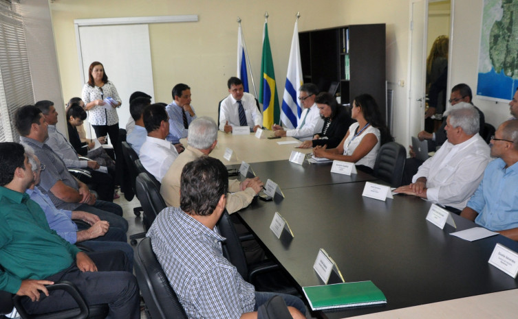 Participaram da reunião representantes de Federações, sindicatos, associações, cooperativas e empresários de diversos setores