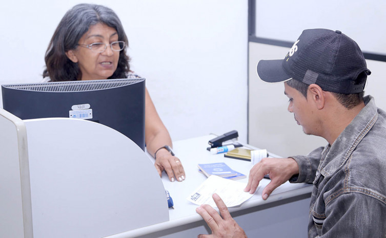 Para ter acesso às vagas, o interessado pode procurar um dos oito postos de atendimento do Sine no Estado