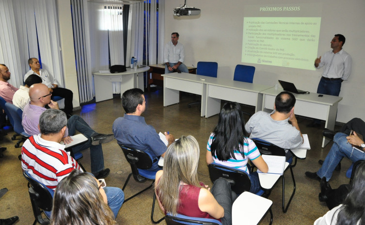 Superintendente de Tecnologia da Informação da Seplan apresenta o Projeto Administrativo Eletrônico