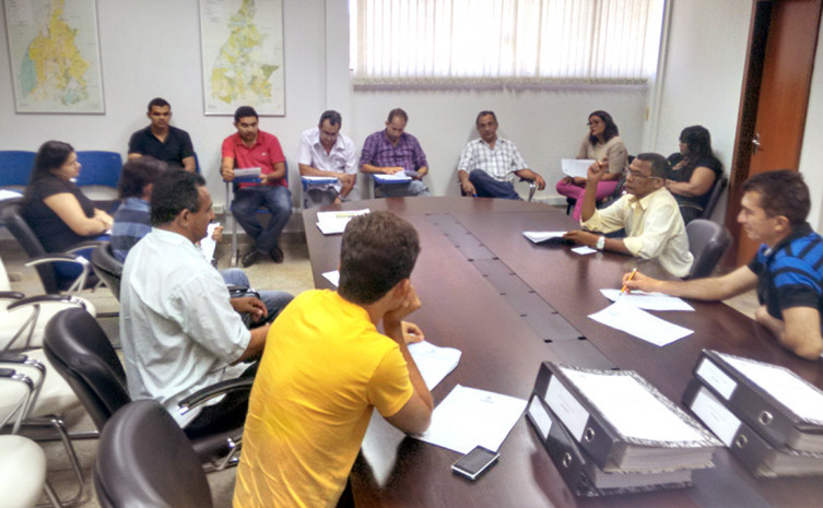 Os critérios para o estabelecimento das normas foram discutidos em reunião com os servidores