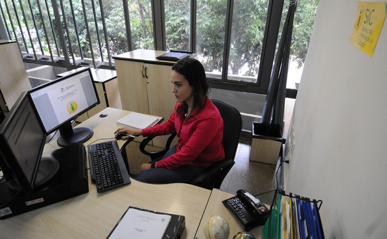 De acordo com a gerente de Transparência e Combate à Corrupção da CGE, Cláudia Regina de Sousa e Silva, o Governo inovou ao publicar além das informações  solicitadas pela lei