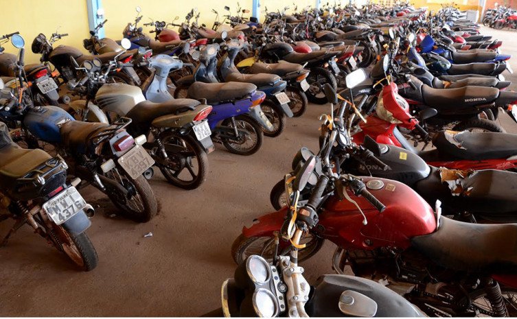 O Detran está preparando um leilão com 1.202 veículos, entre carros e motos, em Araguaína 