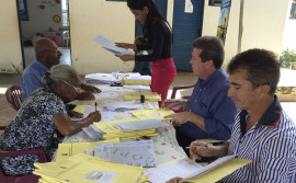 Governo do Tocantins entrega títulos de regularização fundiária no município de Taguatinga