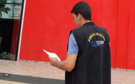 Procon autua escola por se negar a entregar documentação de aluno
