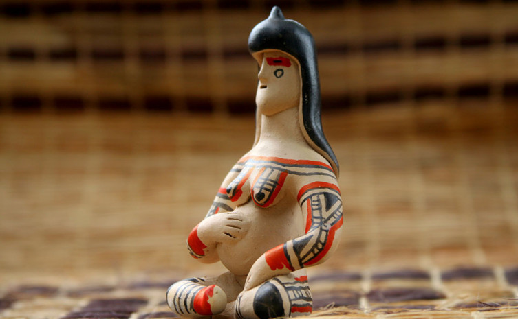 Objetivo selecionar artesãos que produzam peças em madeira, cerâmica, couro, capim dourado, fibras, sementes, cascas, flores, folhas do cerrado, buriti, babaçu, além do artesanato Indígena