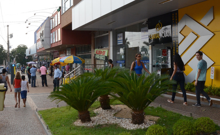 Comércio e serviços levam Tocantins para o 5º lugar em saldo positivo de emprego