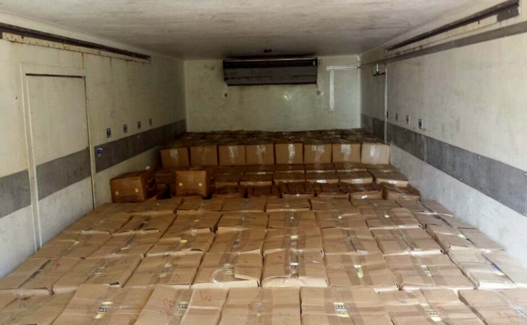 Fruto da intensa fiscalização da Sefaz, um carregamento de 14 toneladas de queijo, sem a devida documentação e a origem da mercadoria, foi apreendida, gerando mais de R$ 71 mil entre tributos e penalidades pecuniárias