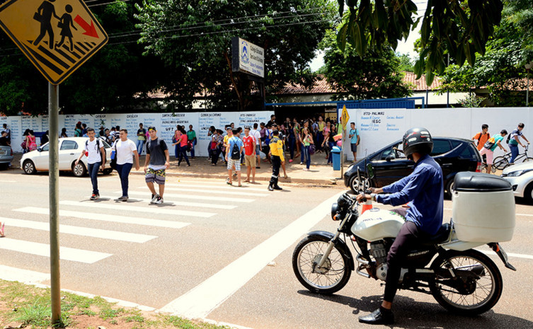 Até o dia 1º de agosto não podem ser cobradas as referidas adequações quanto ao uso de baú em motocicletas, nem mesmo para o transporte remunerado