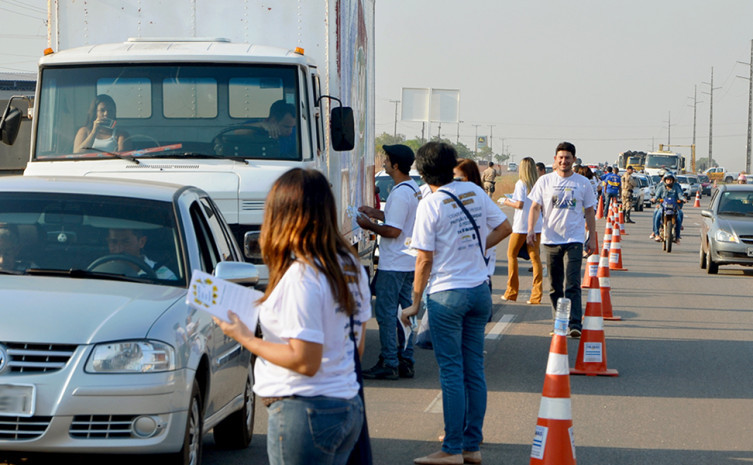 As equipes de Educação para o Trânsito estão fazendo mobilizações em Palmas e no interior do Estado