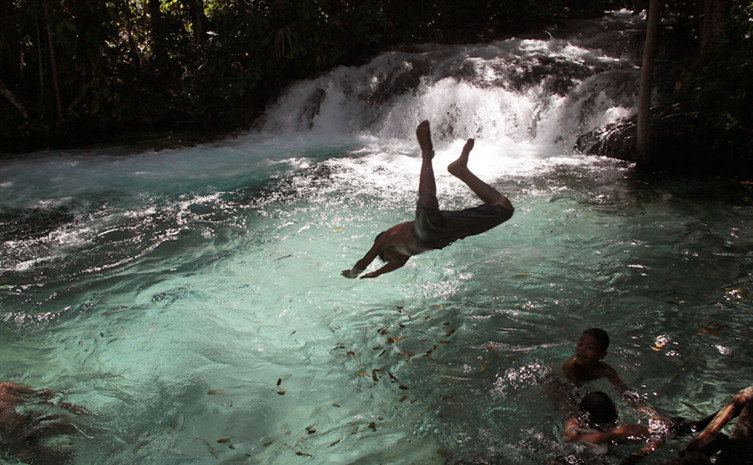 Com suas águas cristalinas, a Cachoeira da Formiga é um dos atrativos localizados no Jalapão
