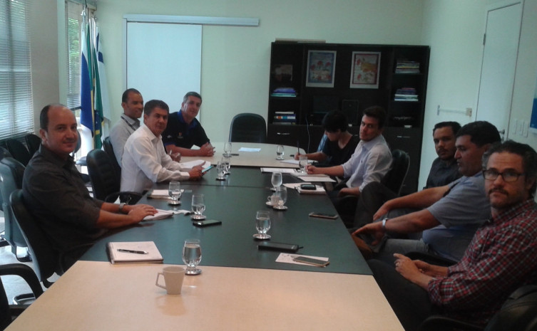 Membros do Núcleo de Arranjos Produtivos Locais se reuniram para levantar informações para o estudo da cadeia produtiva da Piscicultura e Silvicultura do Estado