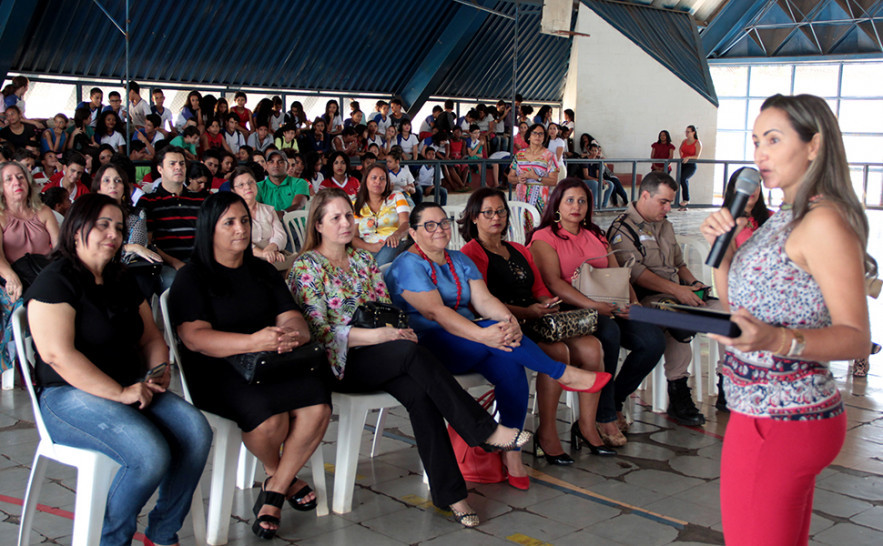 Homenagens na Escola CAIC ganhadora do Prêmio Gestão - Juliana Carneiro (6).jpg