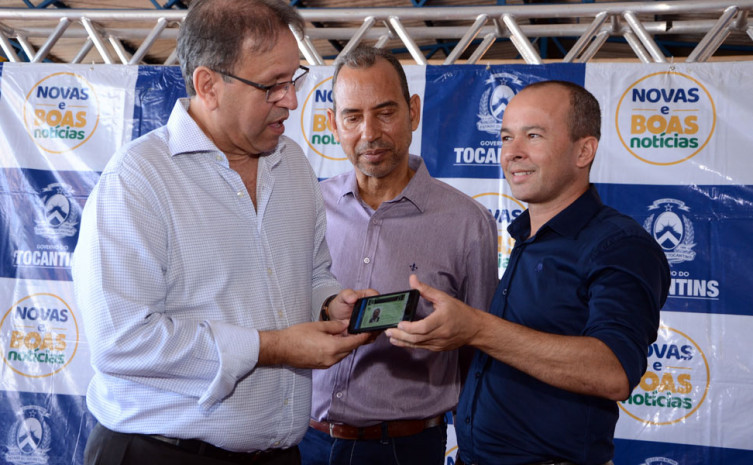 O governador Marcelo Miranda lançou e também recebeu sua Carteira Nacional de Habilitação Digital, a CNH-e.