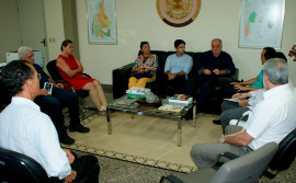 Governo discute aquisição de máquinas para manutenção de estradas vicinais