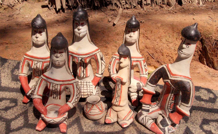 Foto 2 - Bonecas Ritxoko - Povo Karajá - Foto Emerson Silva.JPG