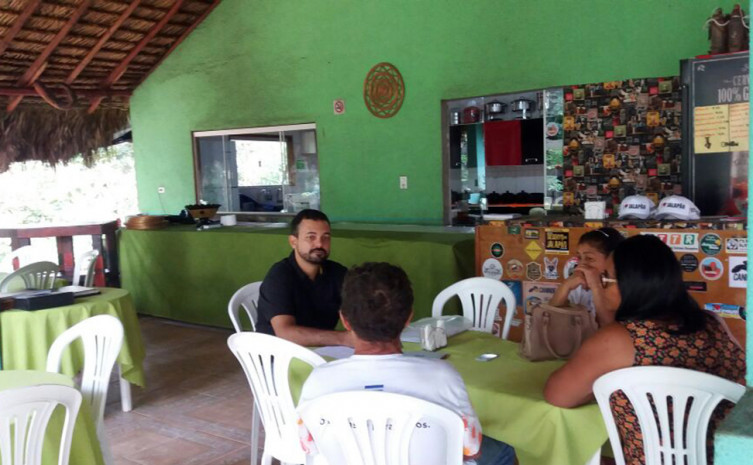 Richarlisson Pinheiro realiza pesquisa nos estabelecimentos da região - Divulgação - Governo do Tocantins.jpg