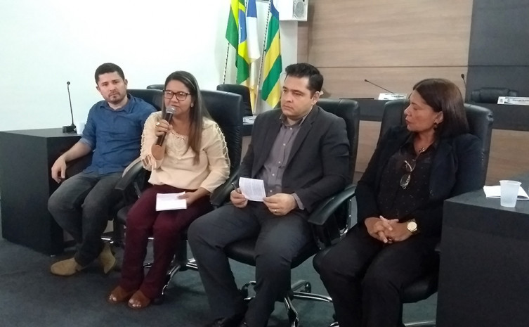 Uma Audiência Pública foi realizada na Câmara Municipal de Dianópolis na tarde dessa quinta-feira, 12, com a participação da Unitins, do Conselho Estadual de Educação e os alunos remanescentes da Fades