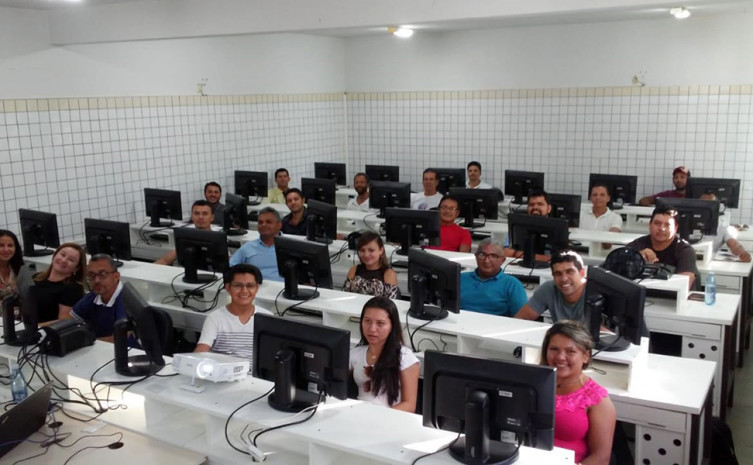 Os treinamentos já iniciaram e estão sendo realizados por instrutores do próprio Ruraltins