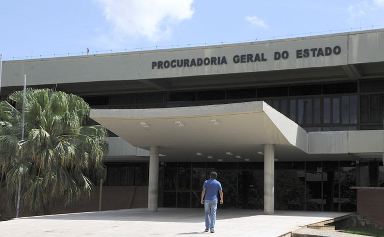 O concurso oferece 20 vagas para provimento imediato na carreira de Procurador do Estado, nível I e outras 20 para preenchimento de cadastro de reserva