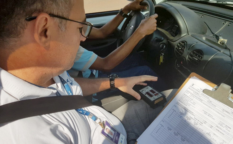  As velocidades permitidas são determinadas considerando a segurança do trânsito, dos motoristas, passageiros, pedestres e ciclistas