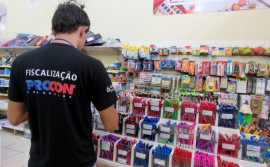 Procon realiza pesquisa e identifica diferença de até 145% em material escolar