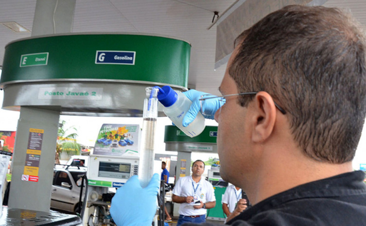 A equipe da Metrologia estadual visita todos os postos de combustíveis do Tocantins