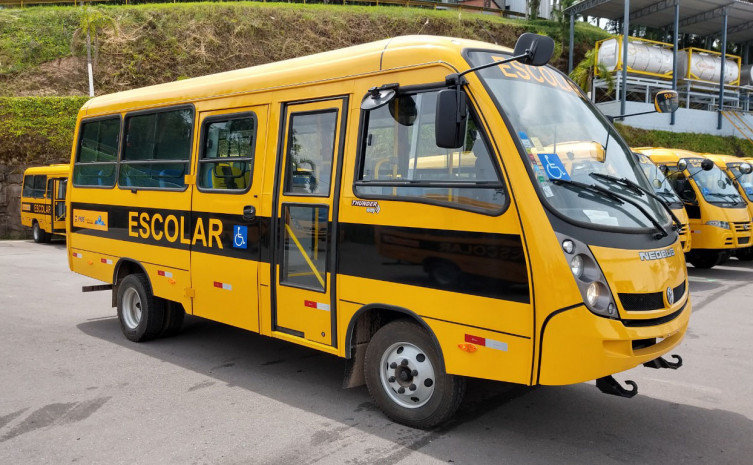 Inspeção de onibus do Programa Nacional Caminho da Escola