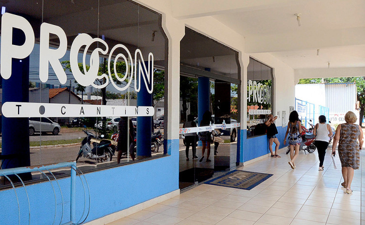 Procon-TO realiza blitz e alerta sobre direitos no Dia Mundial do Consumidor